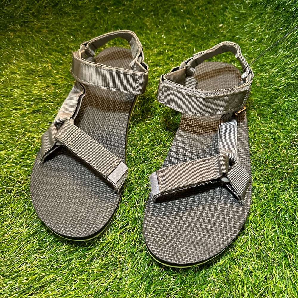 Charcoal Straps and lime sole Men’s TEVA. Just a little PREloved, foam foot bed